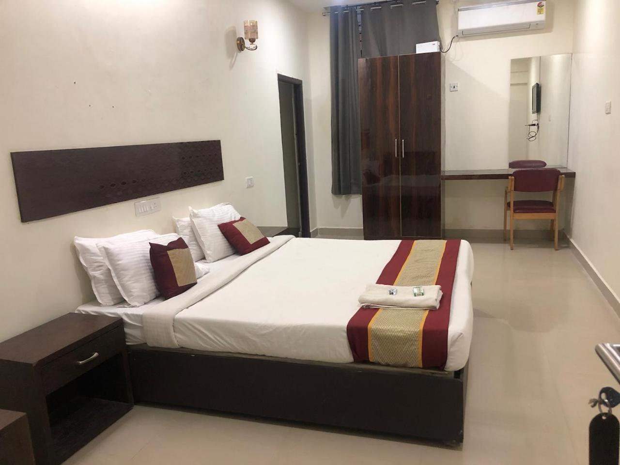 Sai Lakshmi Pavanam Chennai Exterior foto